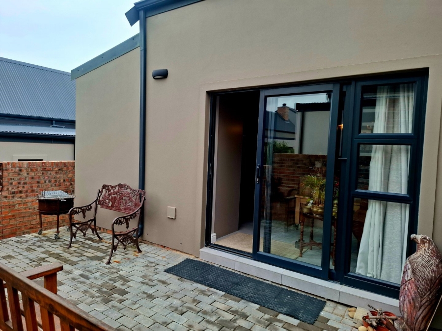 2 Bedroom Property for Sale in Hartenbos Central Western Cape